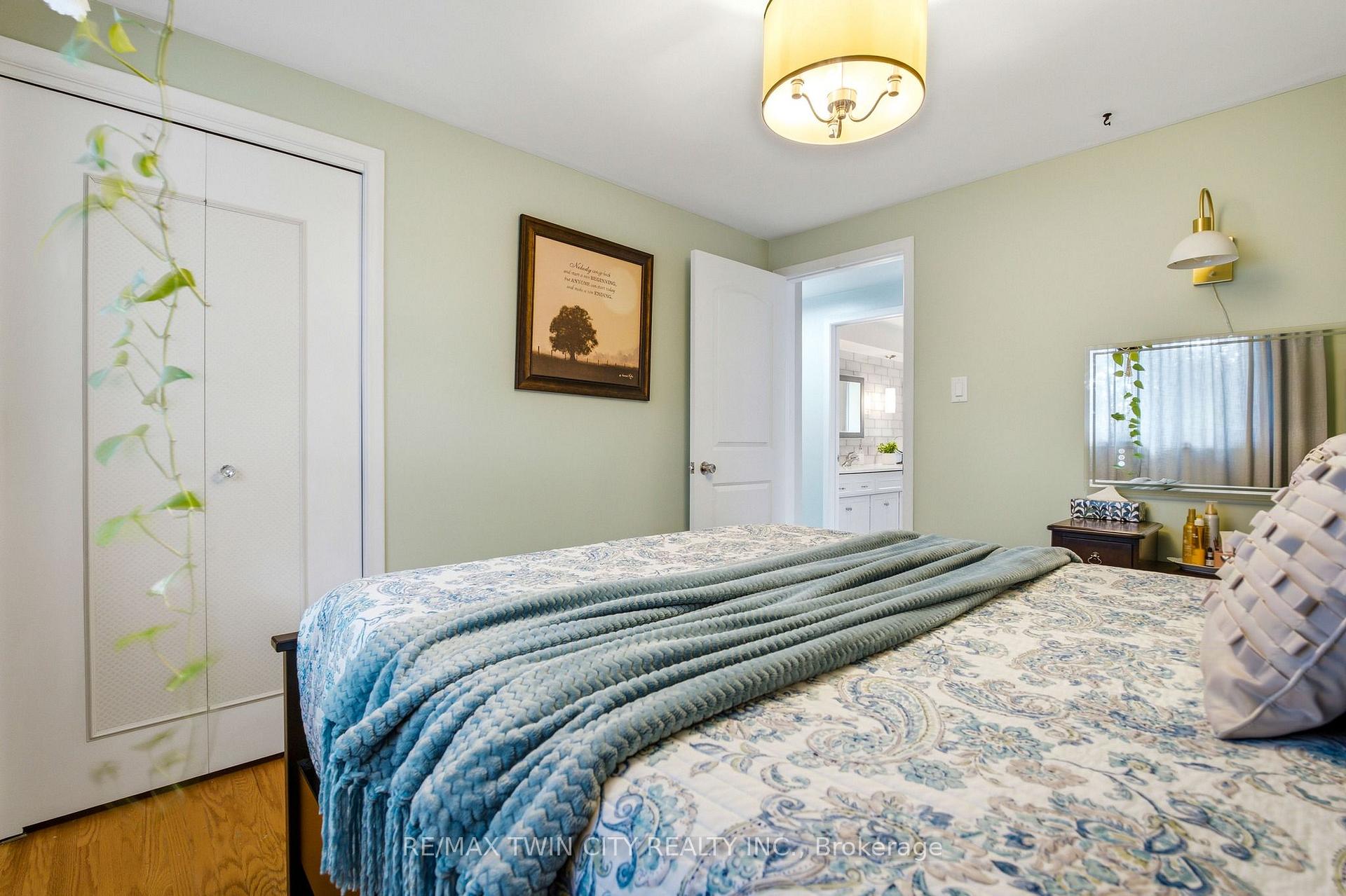 Photo 25 of 47 Eastwood Drive, Kitchener, Stanley Park — HOMEH