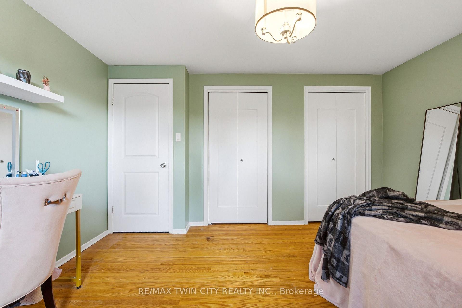 Photo 26 of 47 Eastwood Drive, Kitchener, Stanley Park — HOMEH