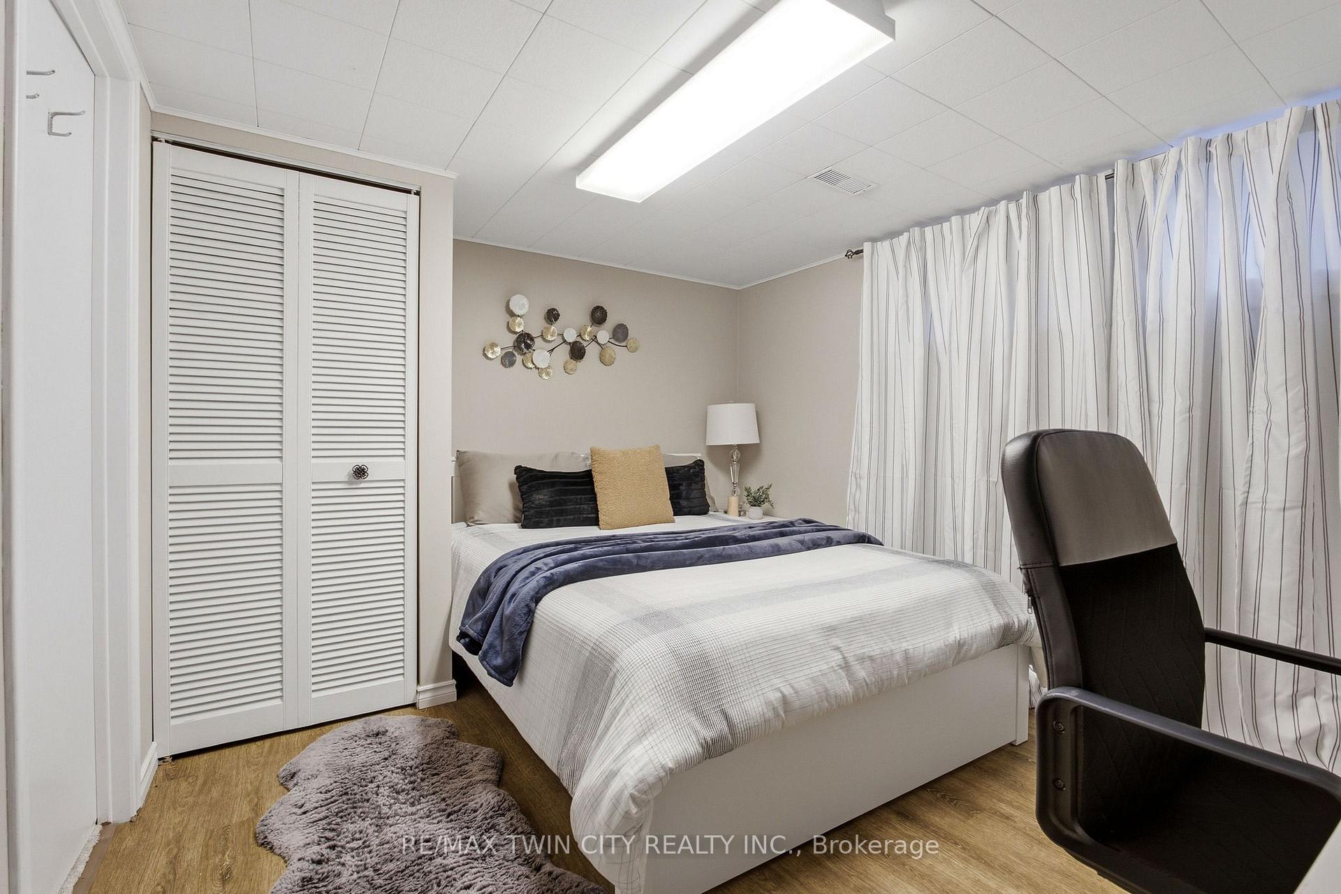 Photo 32 of 47 Eastwood Drive, Kitchener, Stanley Park — HOMEH