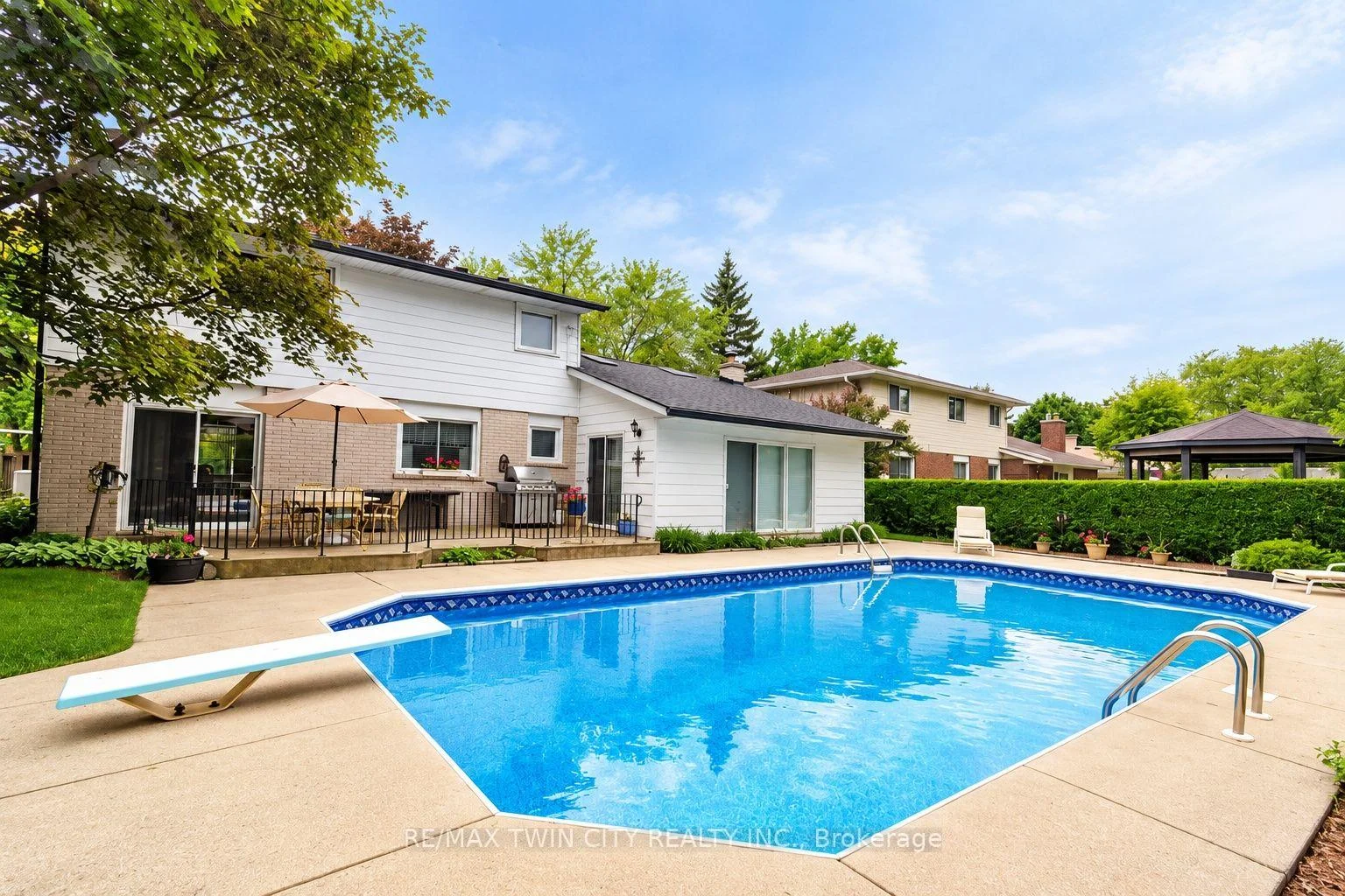Photo 35 of 47 Eastwood Drive, Kitchener, Stanley Park — HOMEH