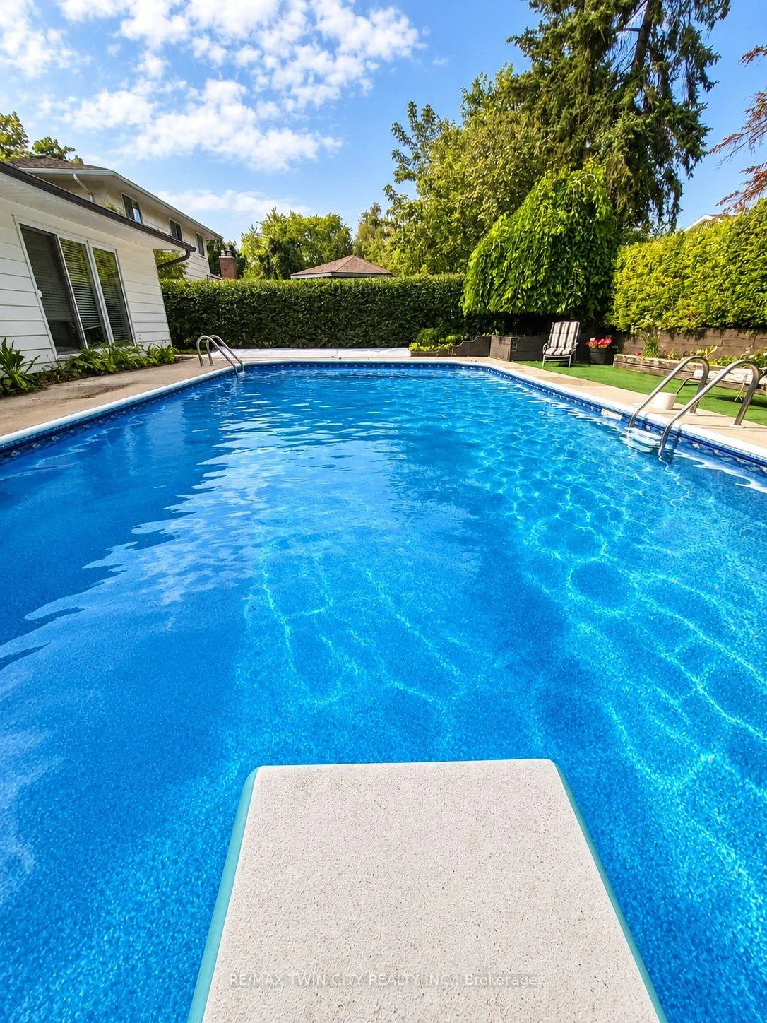 Photo 40 of 47 Eastwood Drive, Kitchener, Stanley Park — HOMEH
