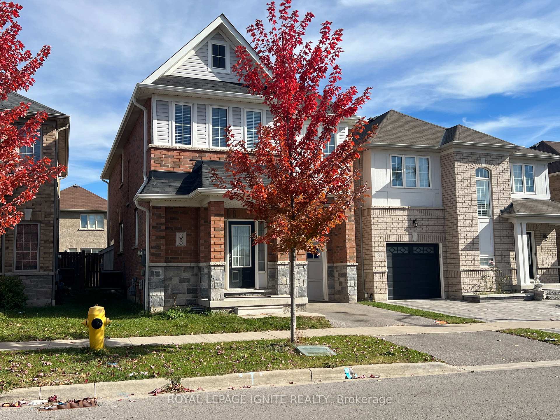 Photo 2 of 33 Ainsbury Avenue, Ajax, Central East — HOMEH