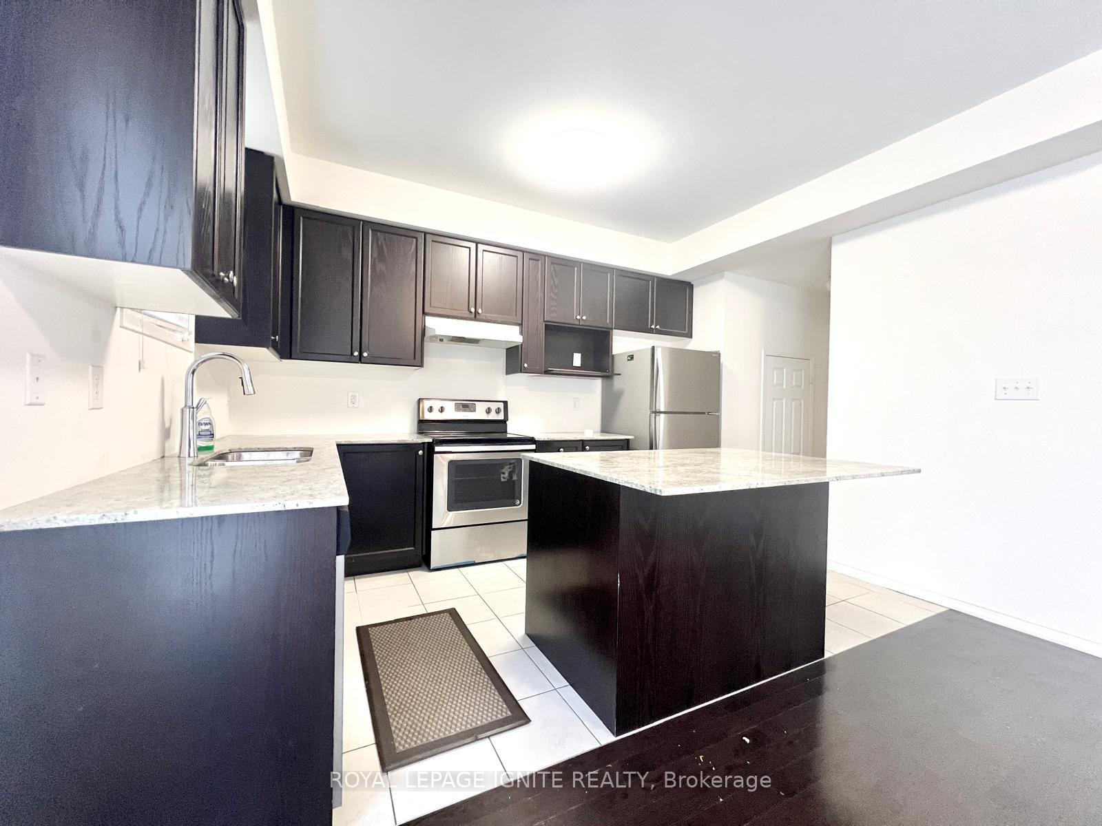 Photo 10 of 33 Ainsbury Avenue, Ajax, Central East — HOMEH