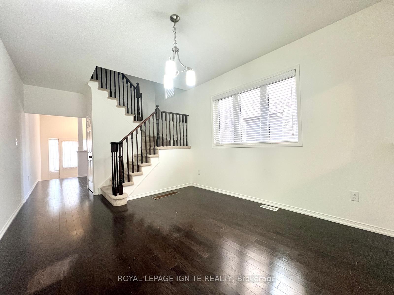 Photo 17 of 33 Ainsbury Avenue, Ajax, Central East — HOMEH