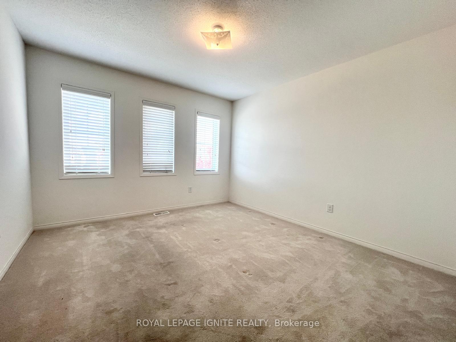 Photo 27 of 33 Ainsbury Avenue, Ajax, Central East — HOMEH