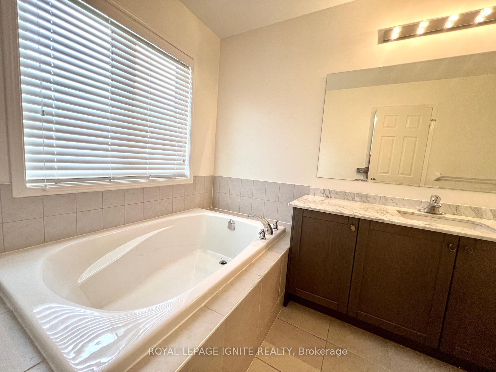 Photo 32 of 33 Ainsbury Avenue, Ajax, Central East — HOMEH