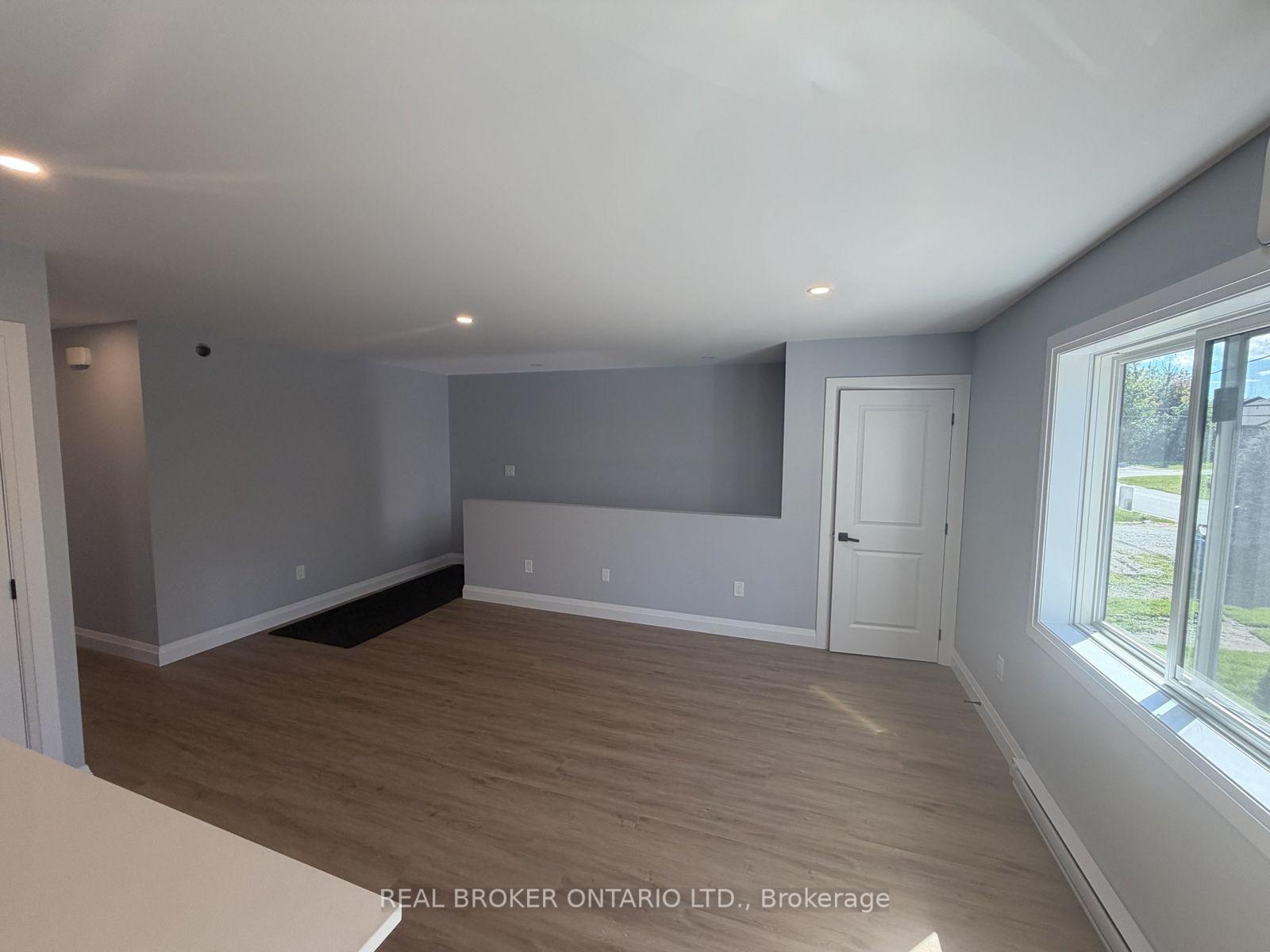 Photo 4 of Unit 3, 4385 Huronia Road, Orillia — HOMEH