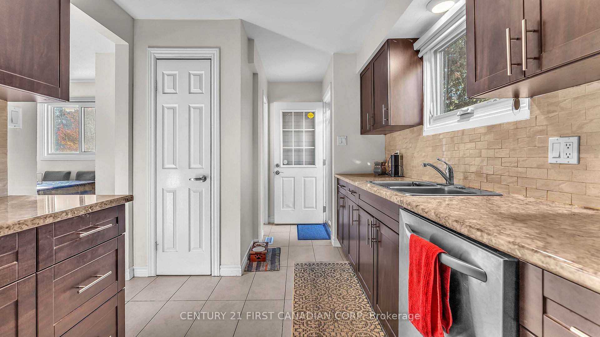 Photo 9 of 11 Chiddington Gate, London, South R — HOMEH