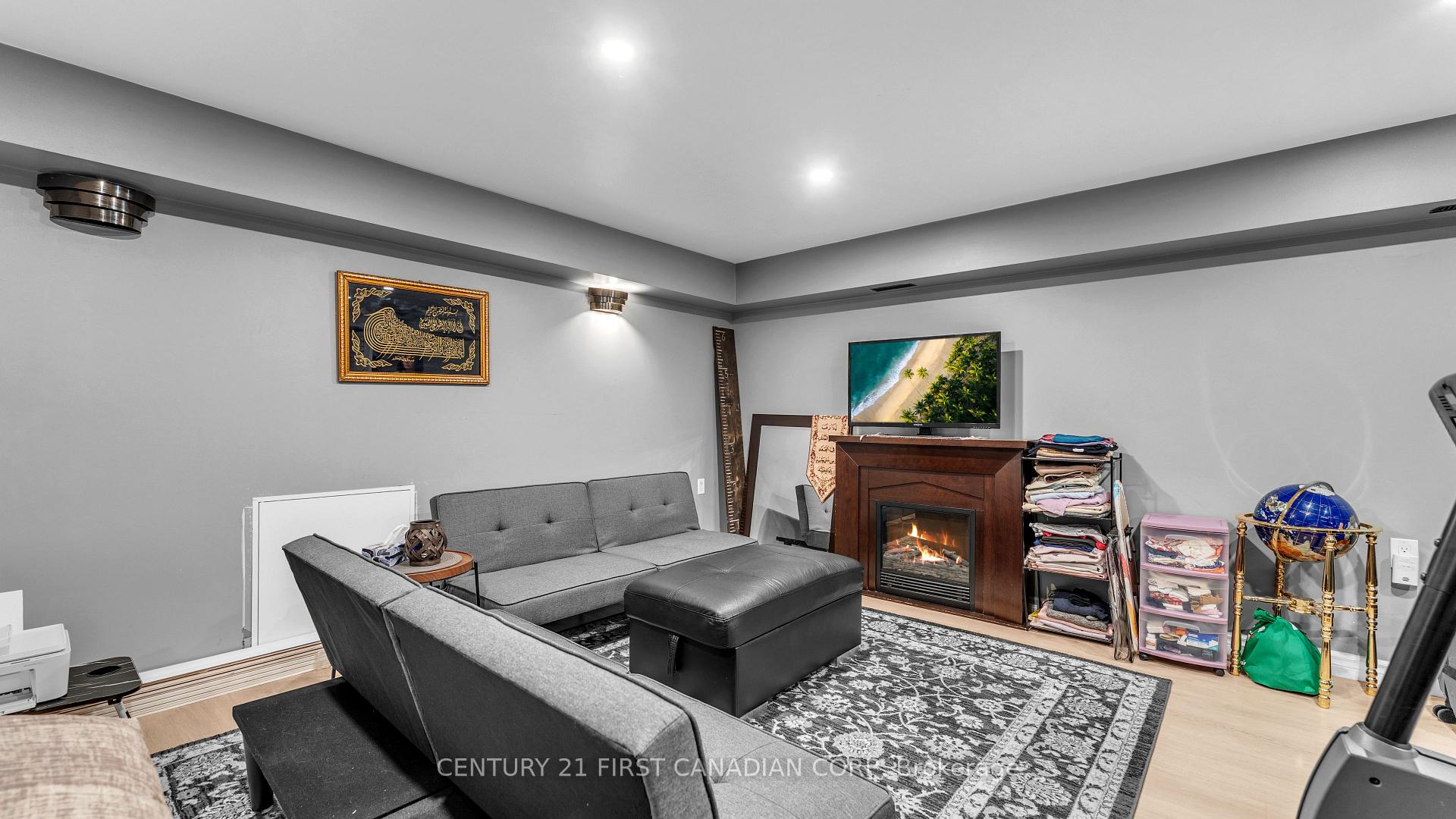 Photo 19 of 11 Chiddington Gate, London, South R — HOMEH