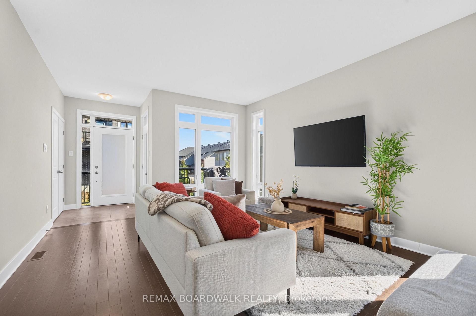 Photo 11 of Unit 58, 531 Crescendo Private, Ottawa, Riverside South/Gloucester Glen — HOMEH