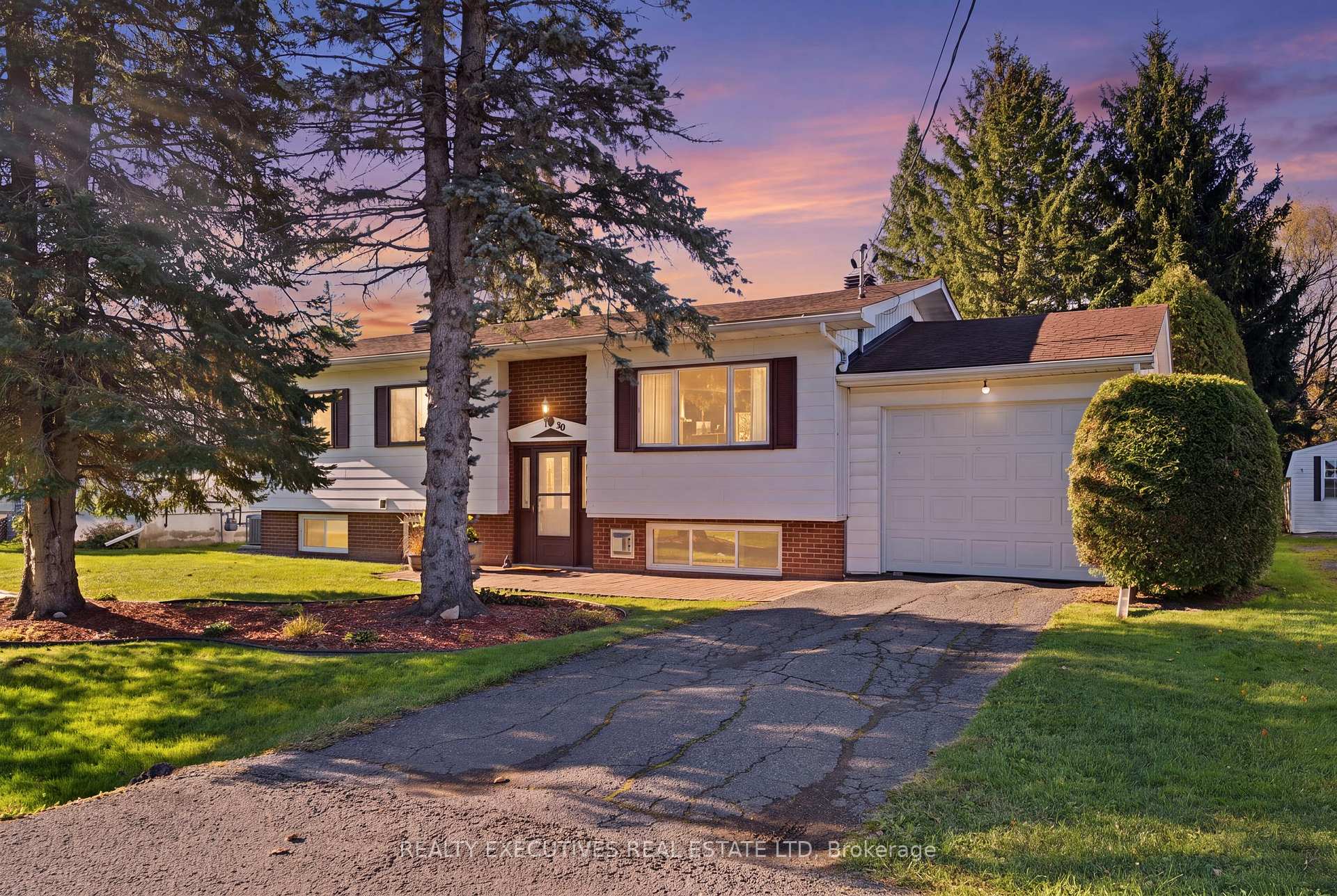 Photo 1 of 46 Thompson Road, North Dundas, Chesterville — HOMEH