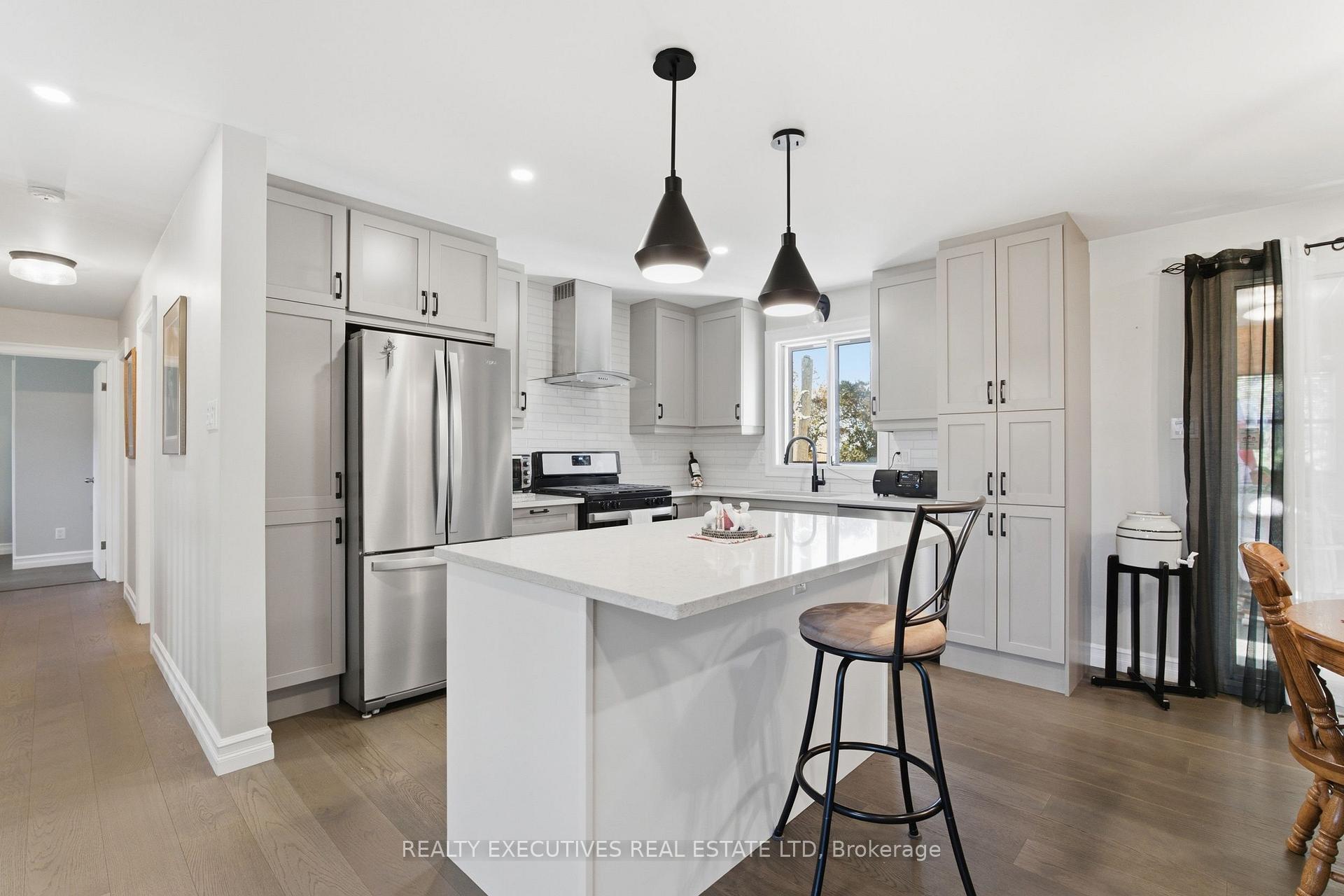 Photo 2 of 46 Thompson Road, North Dundas, Chesterville — HOMEH