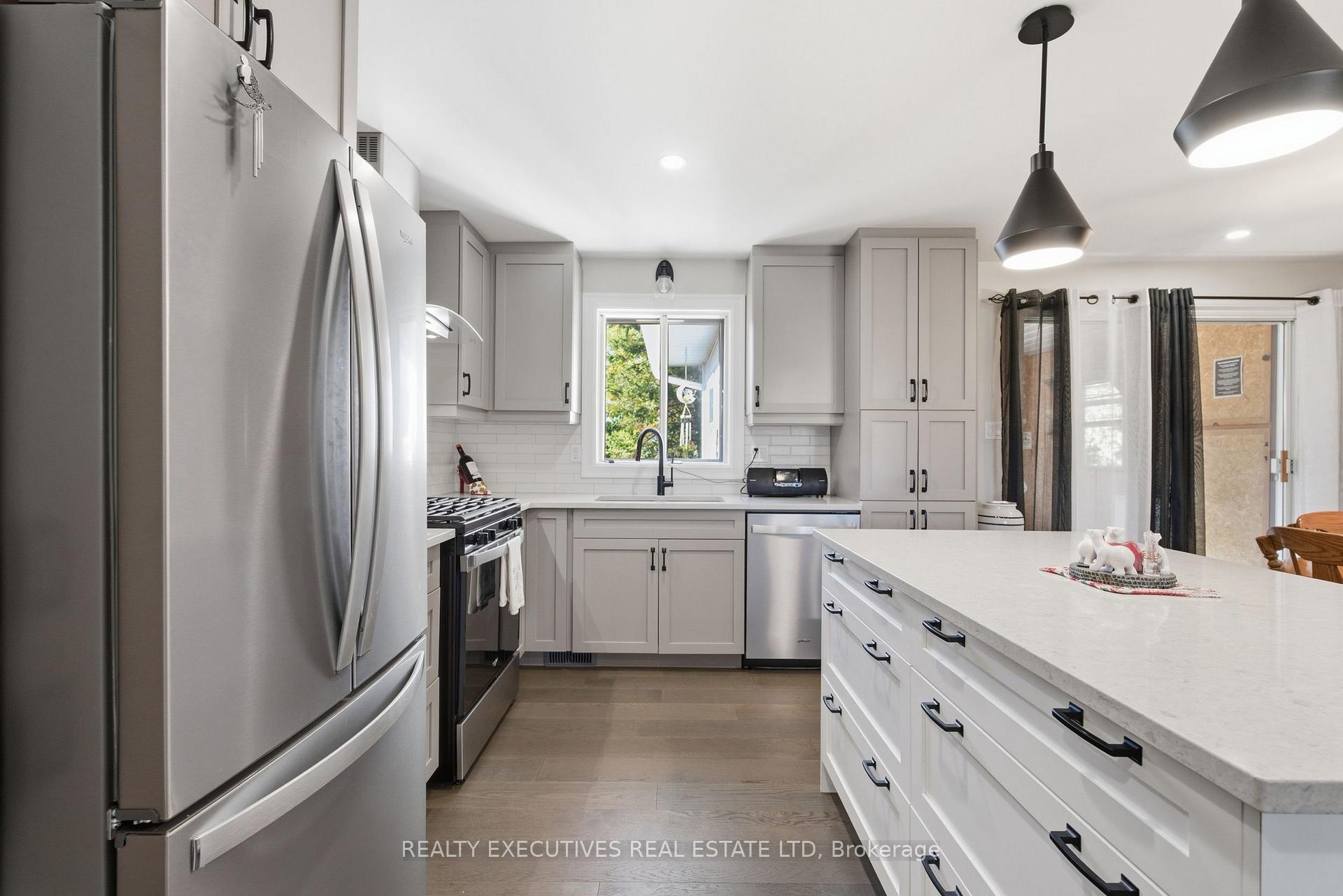 Photo 5 of 46 Thompson Road, North Dundas, Chesterville — HOMEH