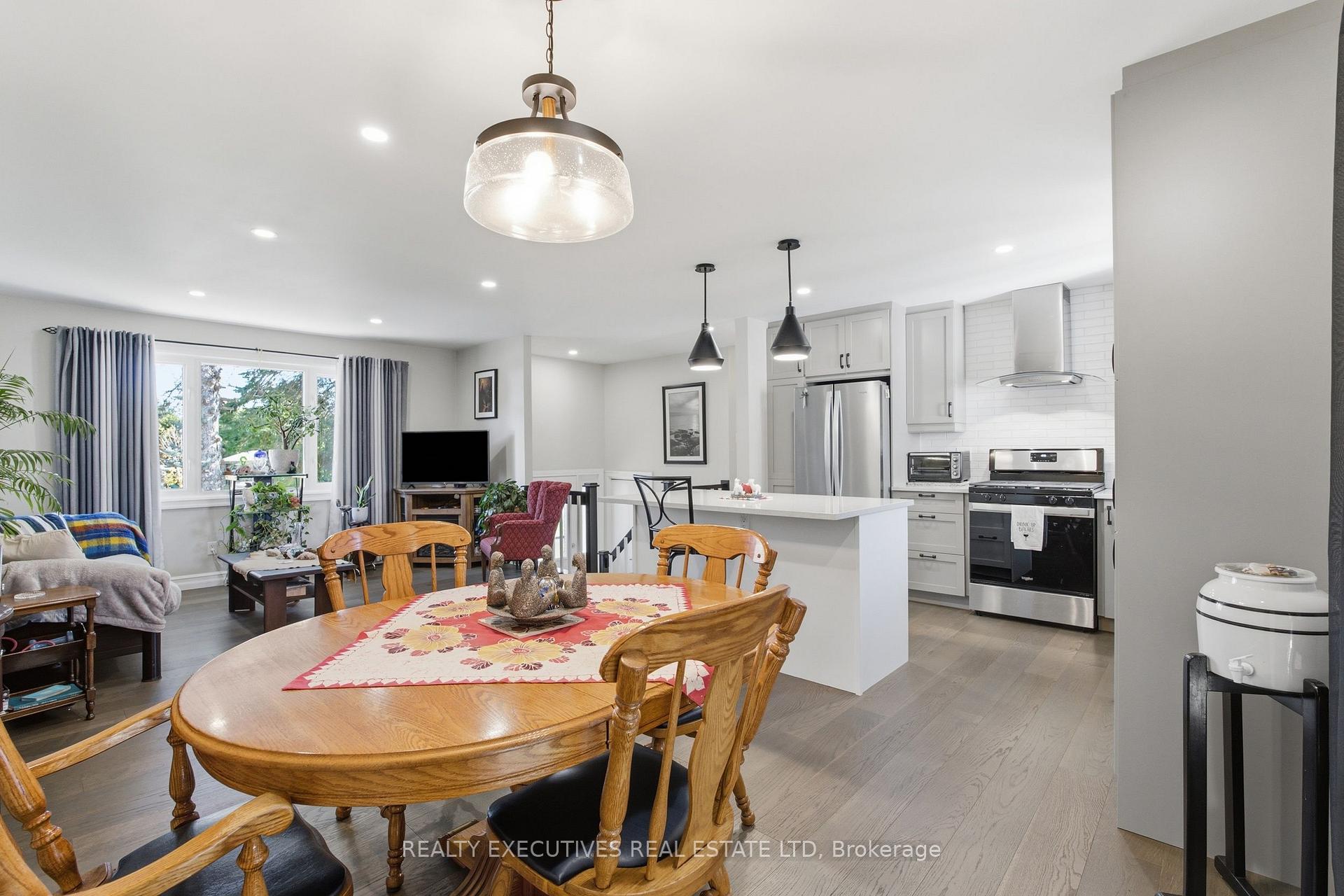 Photo 7 of 46 Thompson Road, North Dundas, Chesterville — HOMEH
