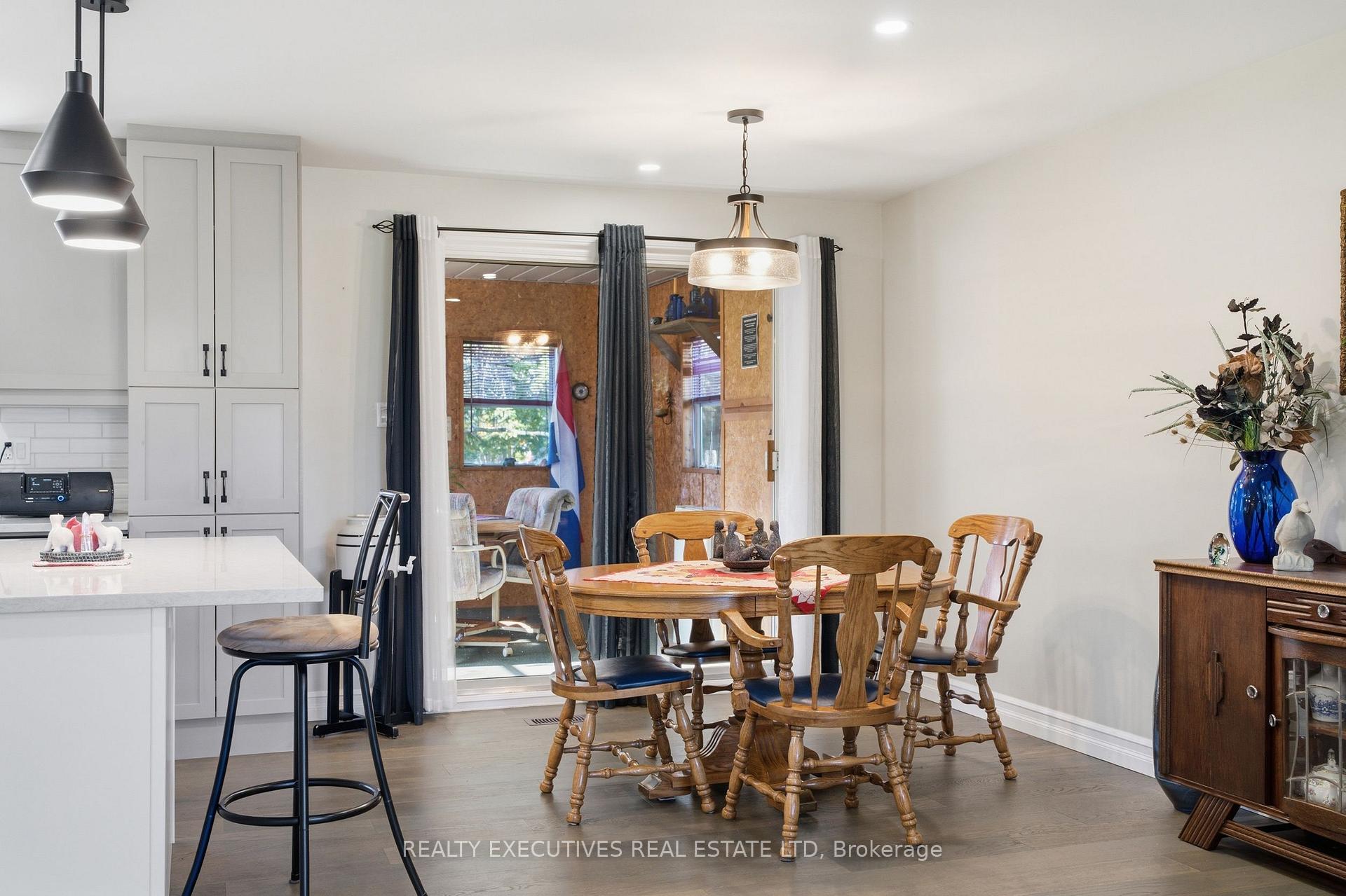 Photo 10 of 46 Thompson Road, North Dundas, Chesterville — HOMEH