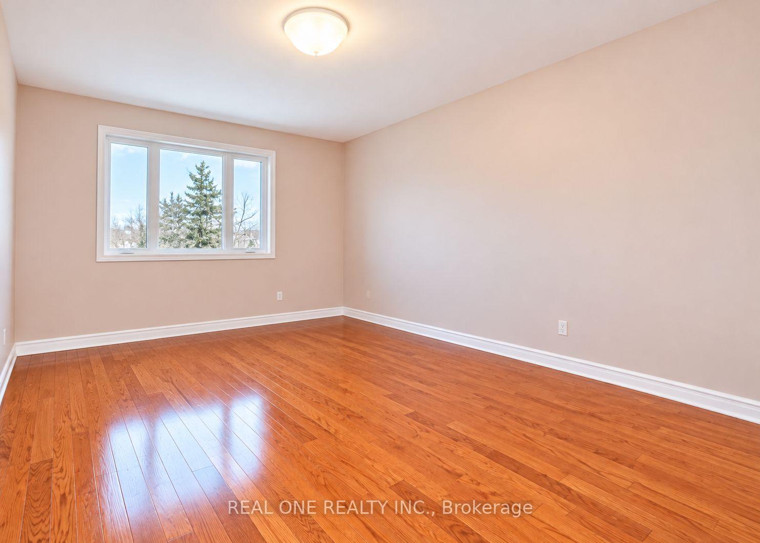 Photo 2 of 2272 Osprey Lane, Oakville, West Oak Trails — HOMEH
