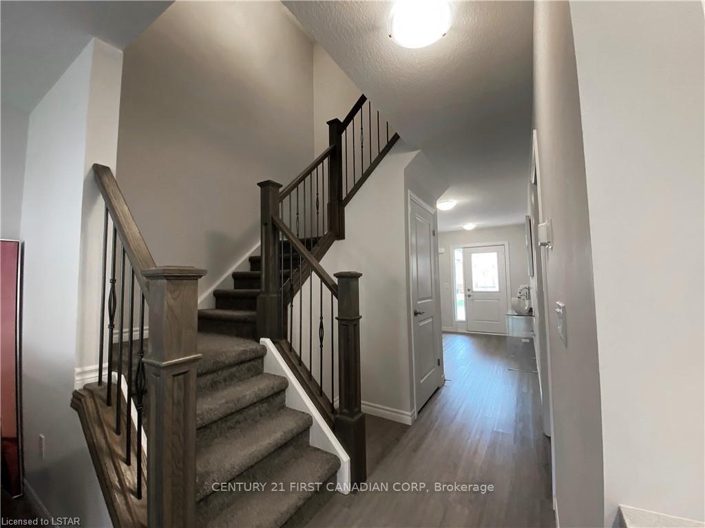 Photo 7 of Unit 90, 3400 Castle Rock Place, London, South W — HOMEH