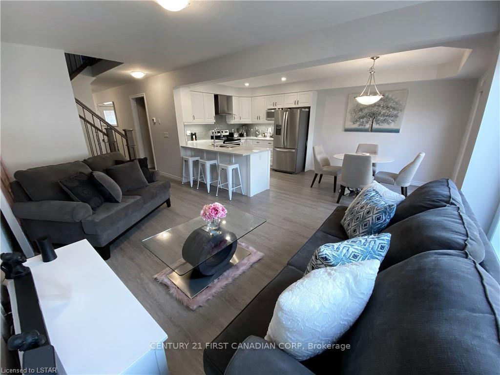 Photo 10 of Unit 90, 3400 Castle Rock Place, London, South W — HOMEH