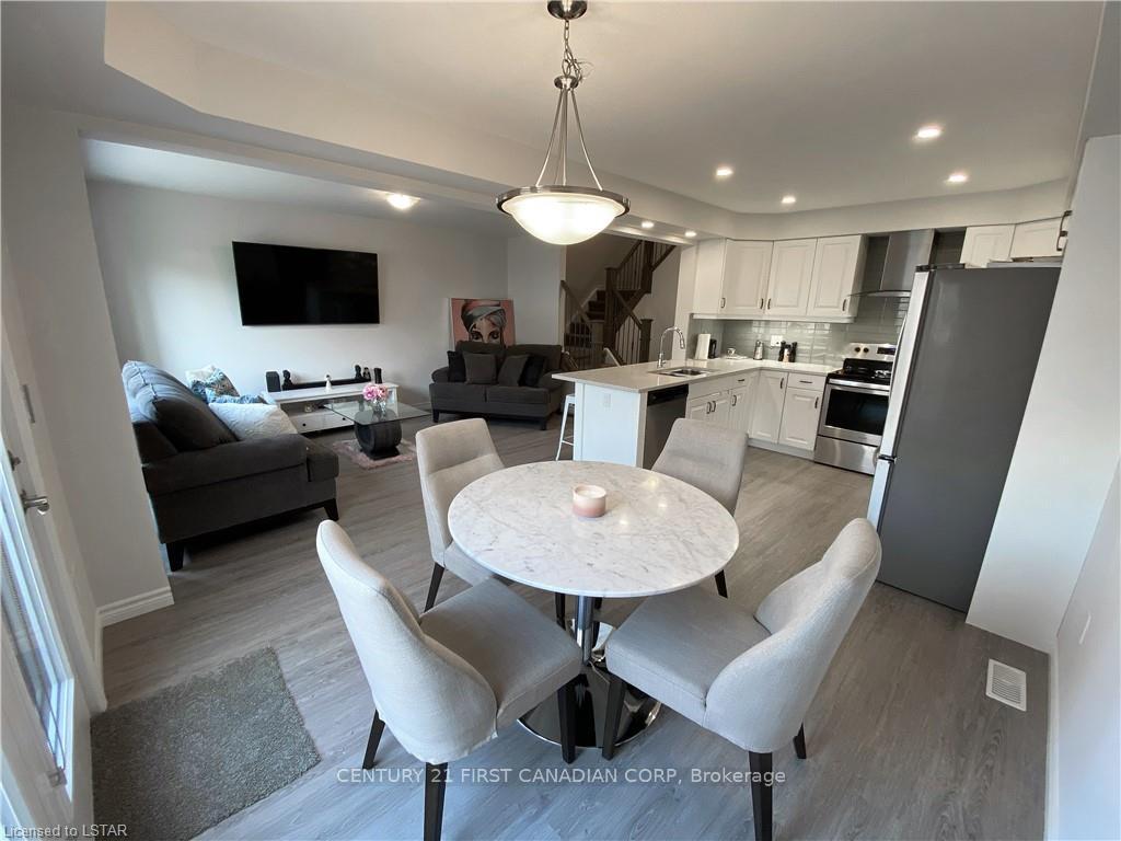 Photo 12 of Unit 90, 3400 Castle Rock Place, London, South W — HOMEH