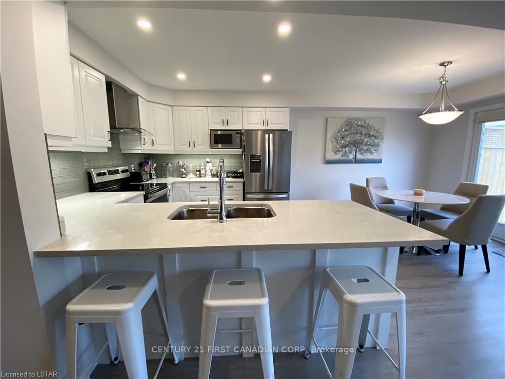 Photo 14 of Unit 90, 3400 Castle Rock Place, London, South W — HOMEH