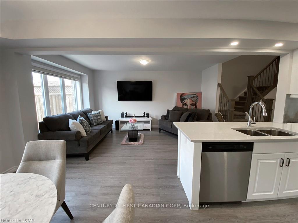 Photo 15 of Unit 90, 3400 Castle Rock Place, London, South W — HOMEH