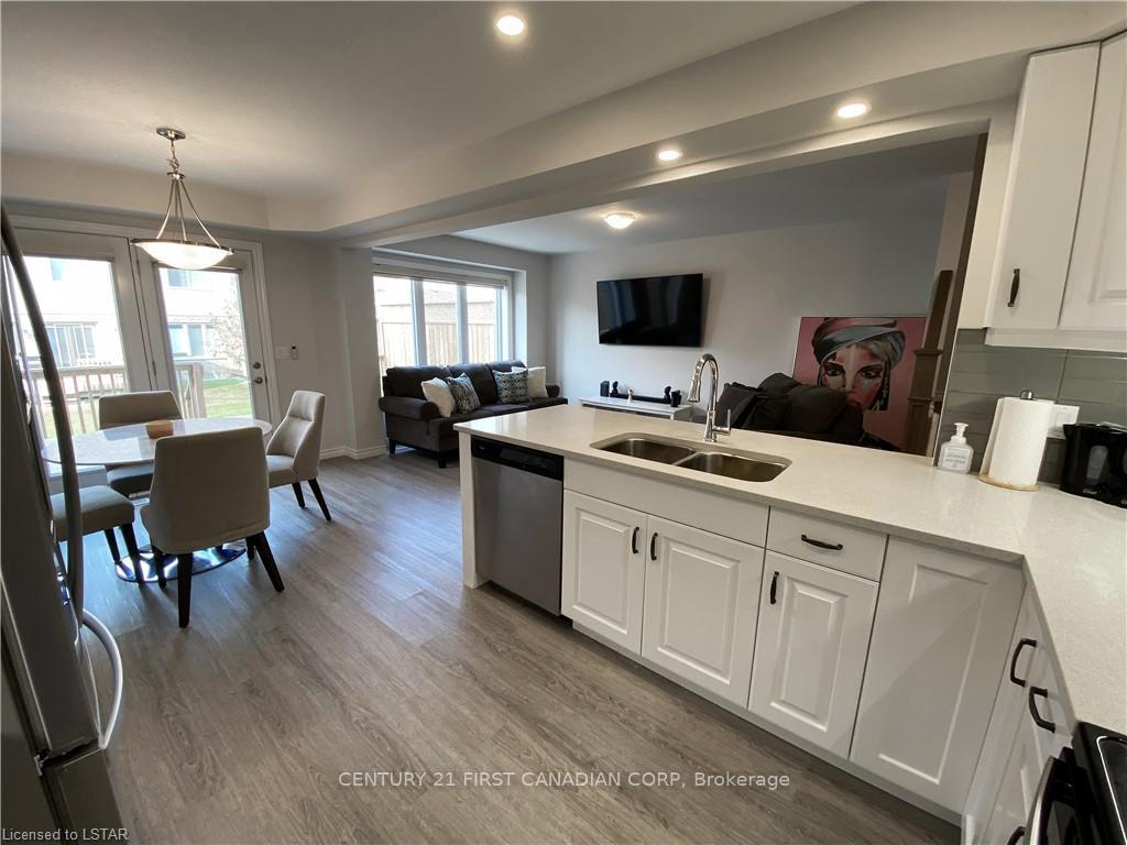 Photo 16 of Unit 90, 3400 Castle Rock Place, London, South W — HOMEH