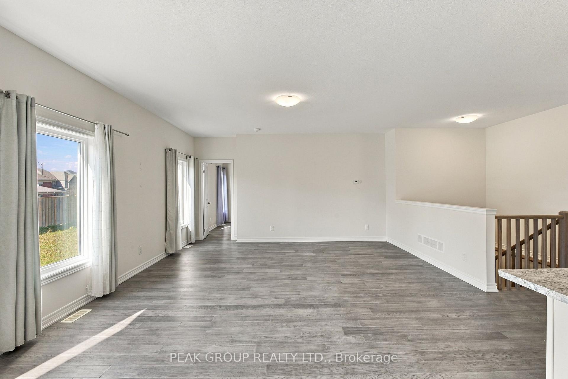 Photo 13 of 21 Barker Parkway, Thorold, Rolling Meadows — HOMEH