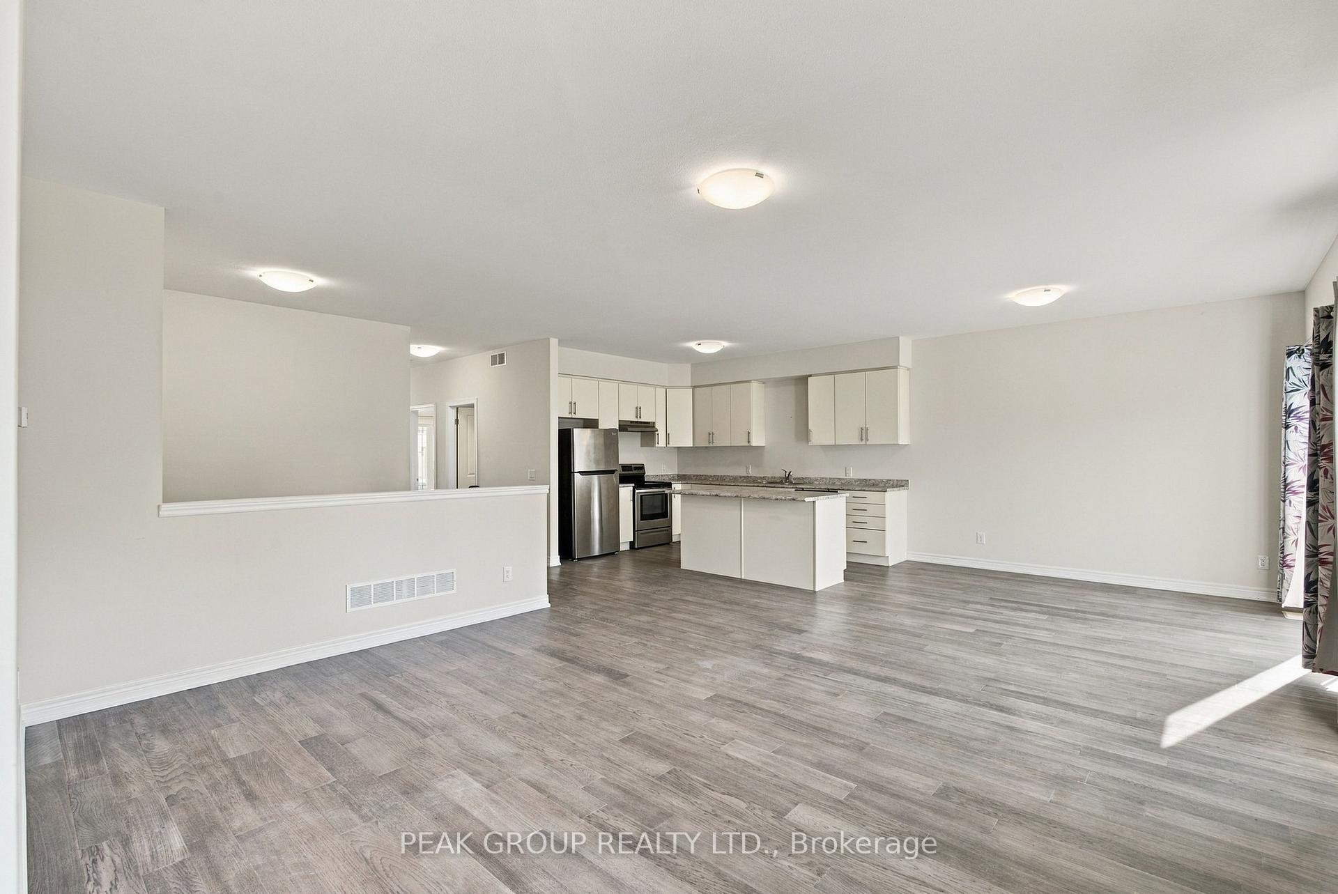 Photo 15 of 21 Barker Parkway, Thorold, Rolling Meadows — HOMEH