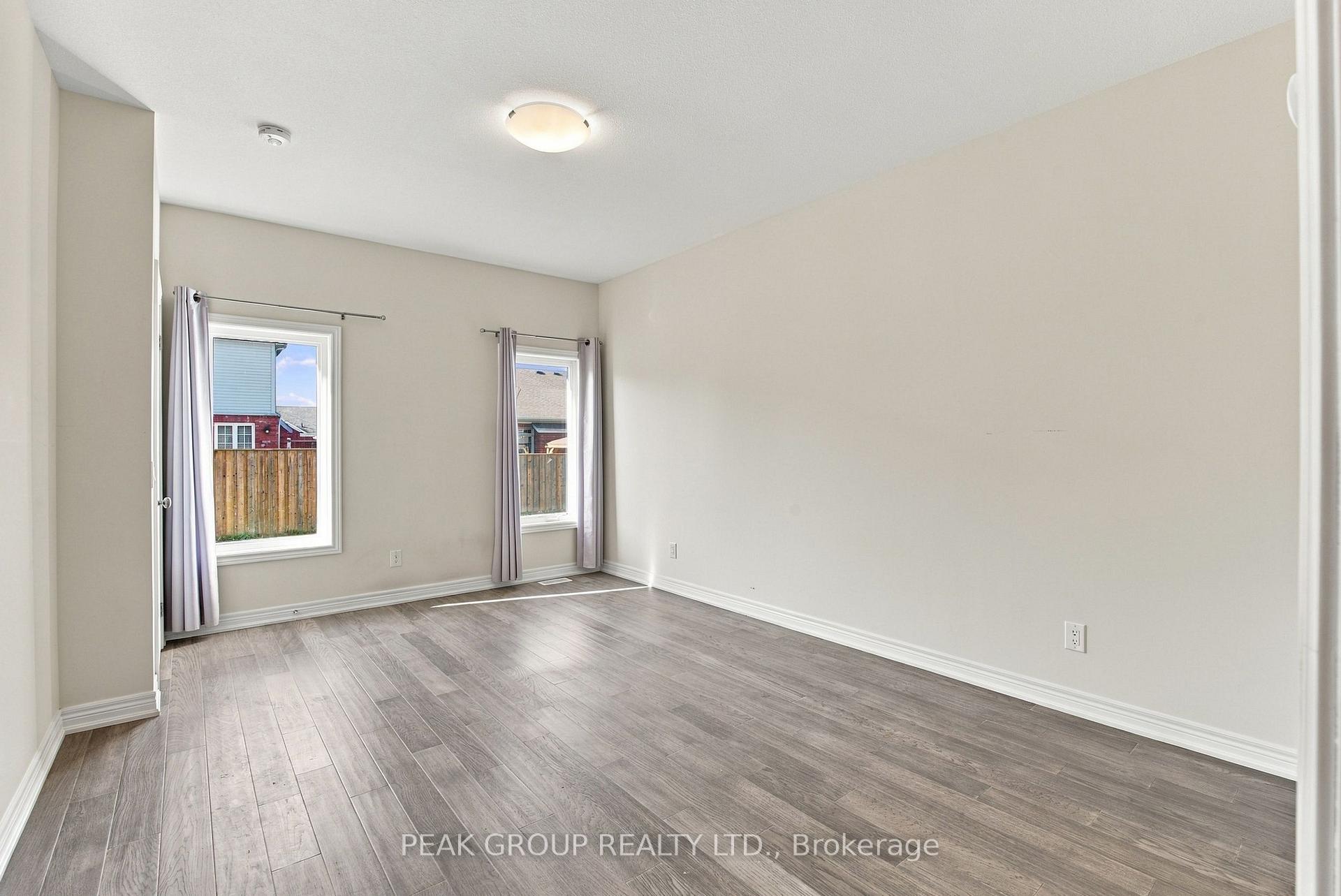 Photo 17 of 21 Barker Parkway, Thorold, Rolling Meadows — HOMEH