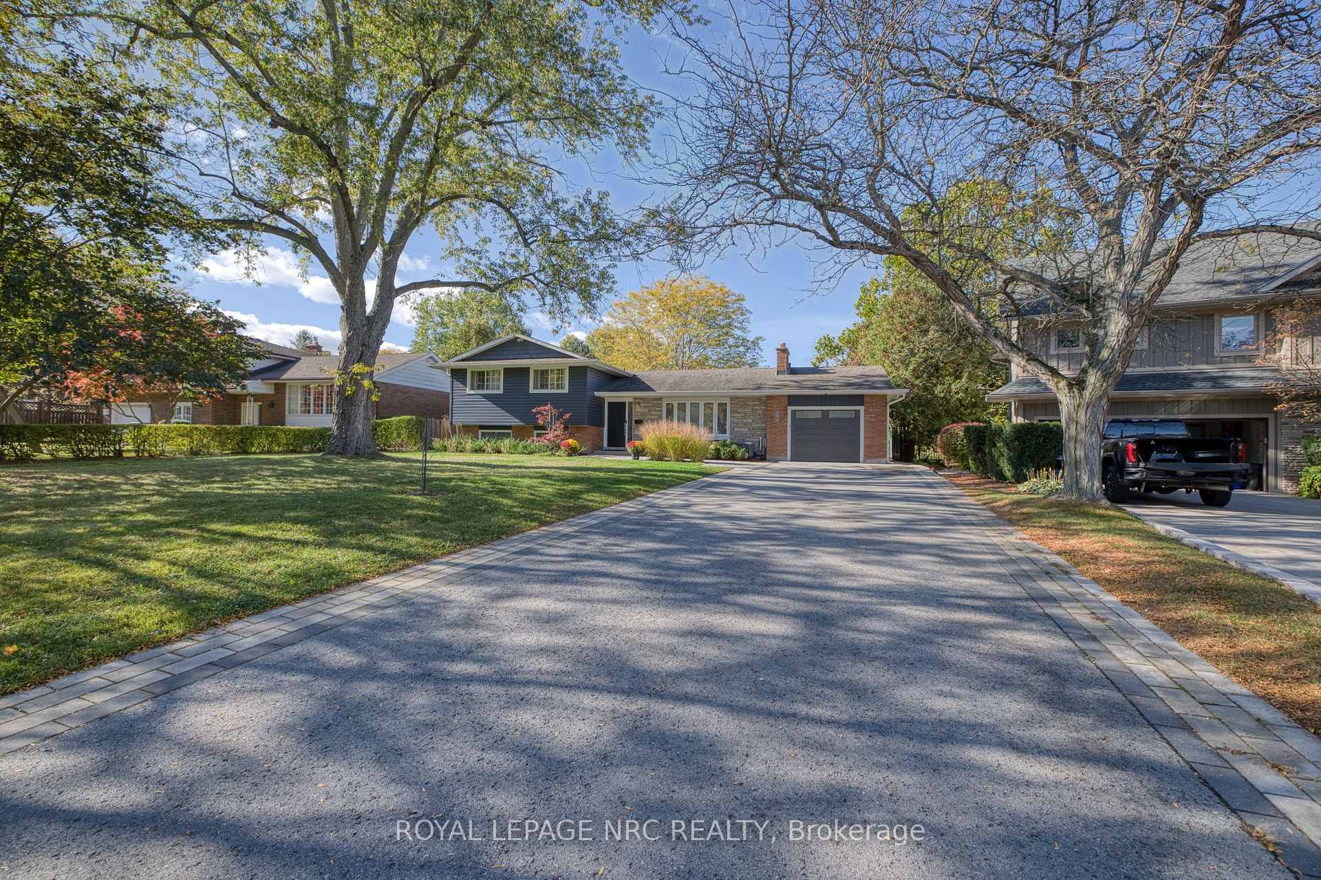 Photo 1 of 16 Woodington Crescent, St. Catharines, Glendale/Glenridge — HOMEH