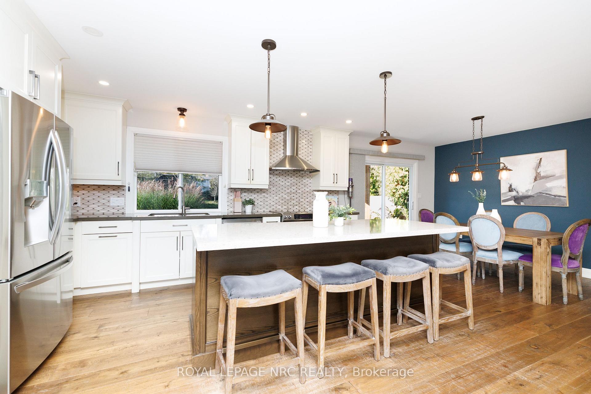 Photo 7 of 16 Woodington Crescent, St. Catharines, Glendale/Glenridge — HOMEH