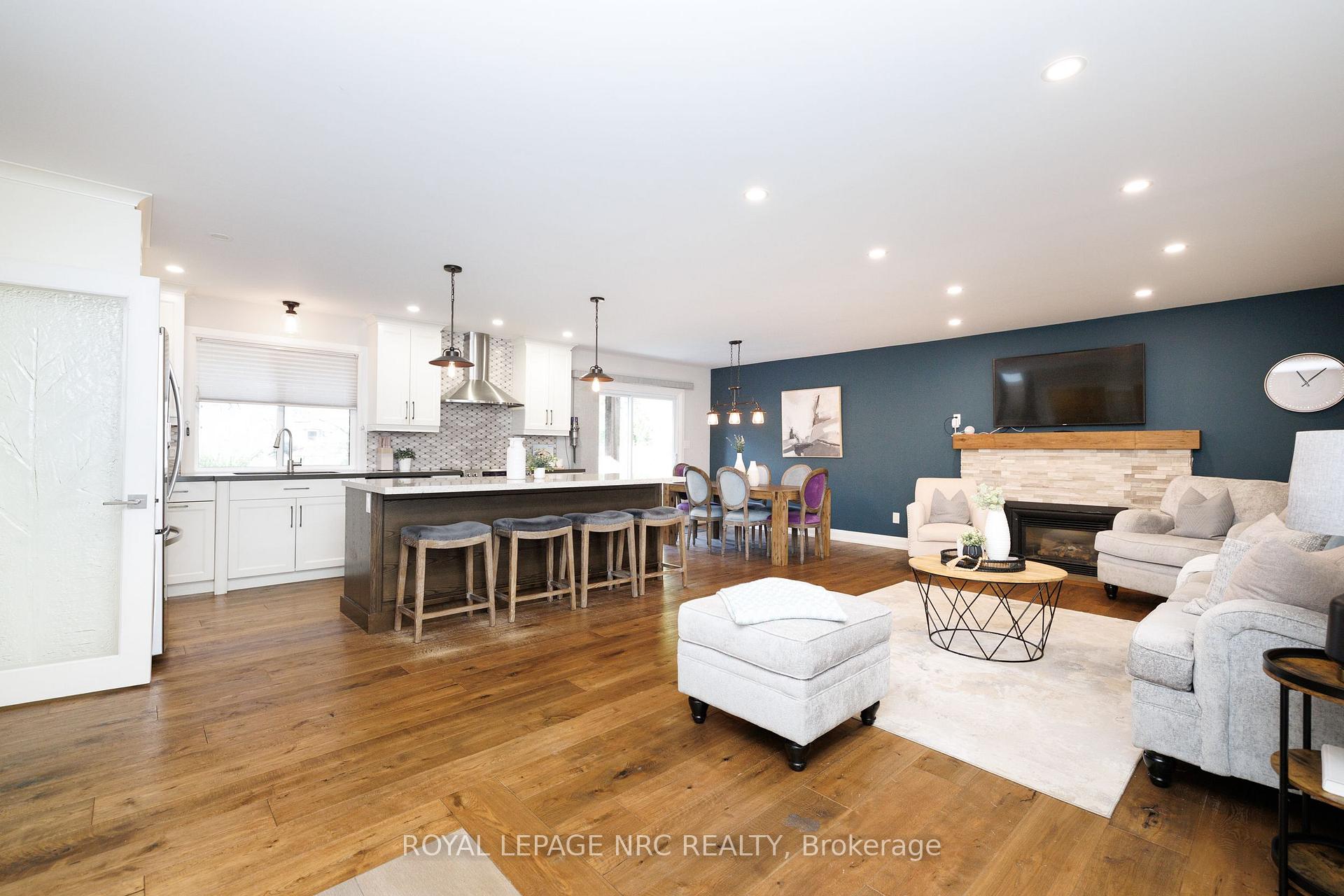Photo 11 of 16 Woodington Crescent, St. Catharines, Glendale/Glenridge — HOMEH