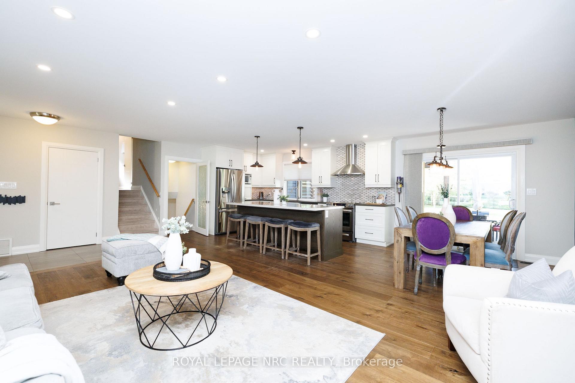 Photo 14 of 16 Woodington Crescent, St. Catharines, Glendale/Glenridge — HOMEH