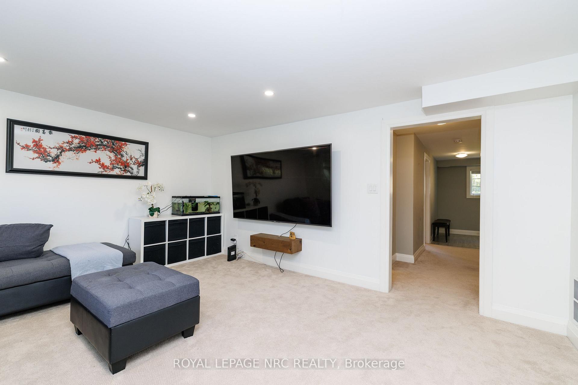 Photo 24 of 16 Woodington Crescent, St. Catharines, Glendale/Glenridge — HOMEH
