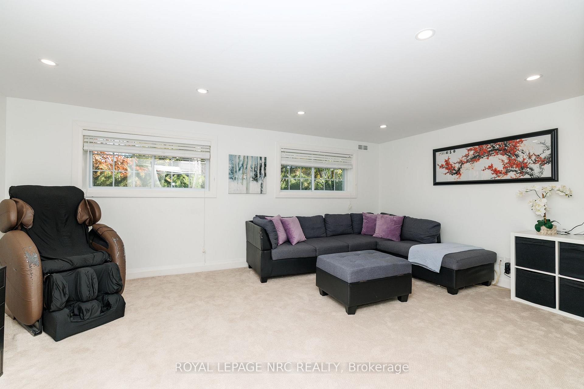 Photo 25 of 16 Woodington Crescent, St. Catharines, Glendale/Glenridge — HOMEH