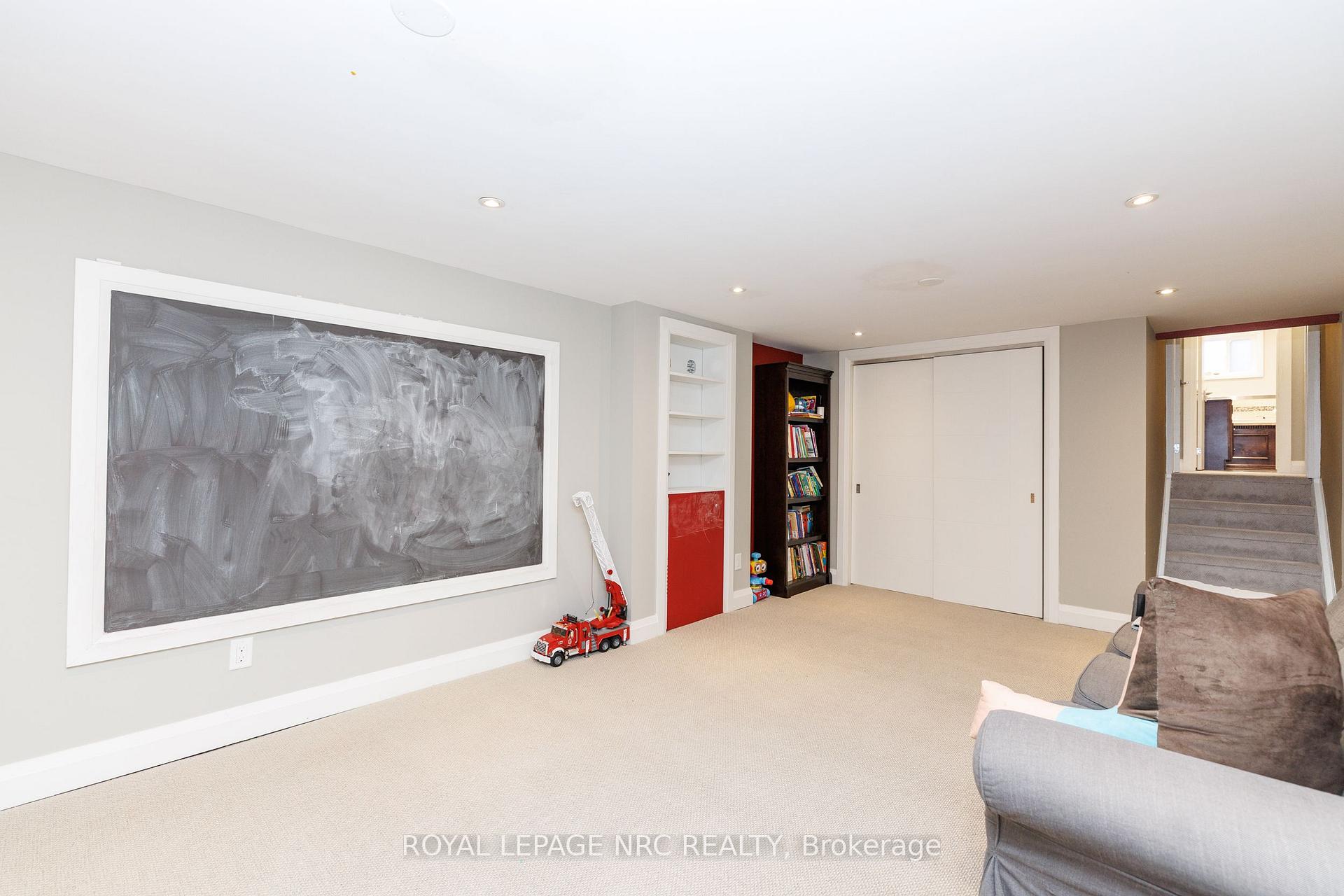 Photo 29 of 16 Woodington Crescent, St. Catharines, Glendale/Glenridge — HOMEH