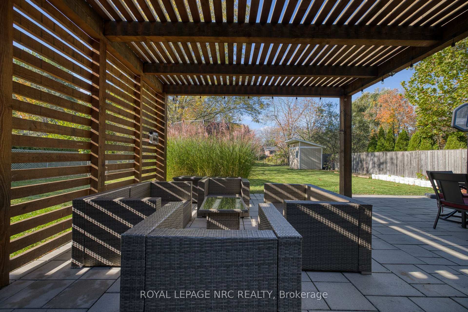 Photo 32 of 16 Woodington Crescent, St. Catharines, Glendale/Glenridge — HOMEH