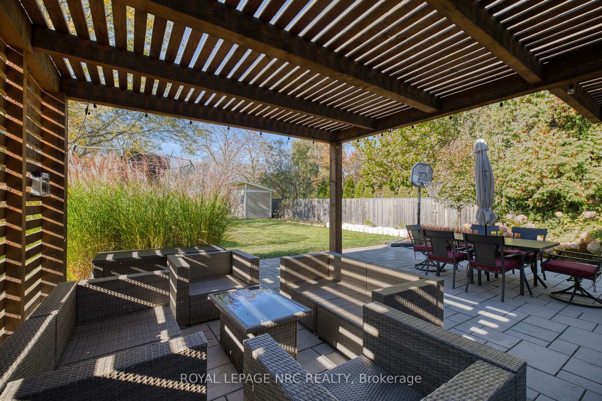 Photo 33 of 16 Woodington Crescent, St. Catharines, Glendale/Glenridge — HOMEH