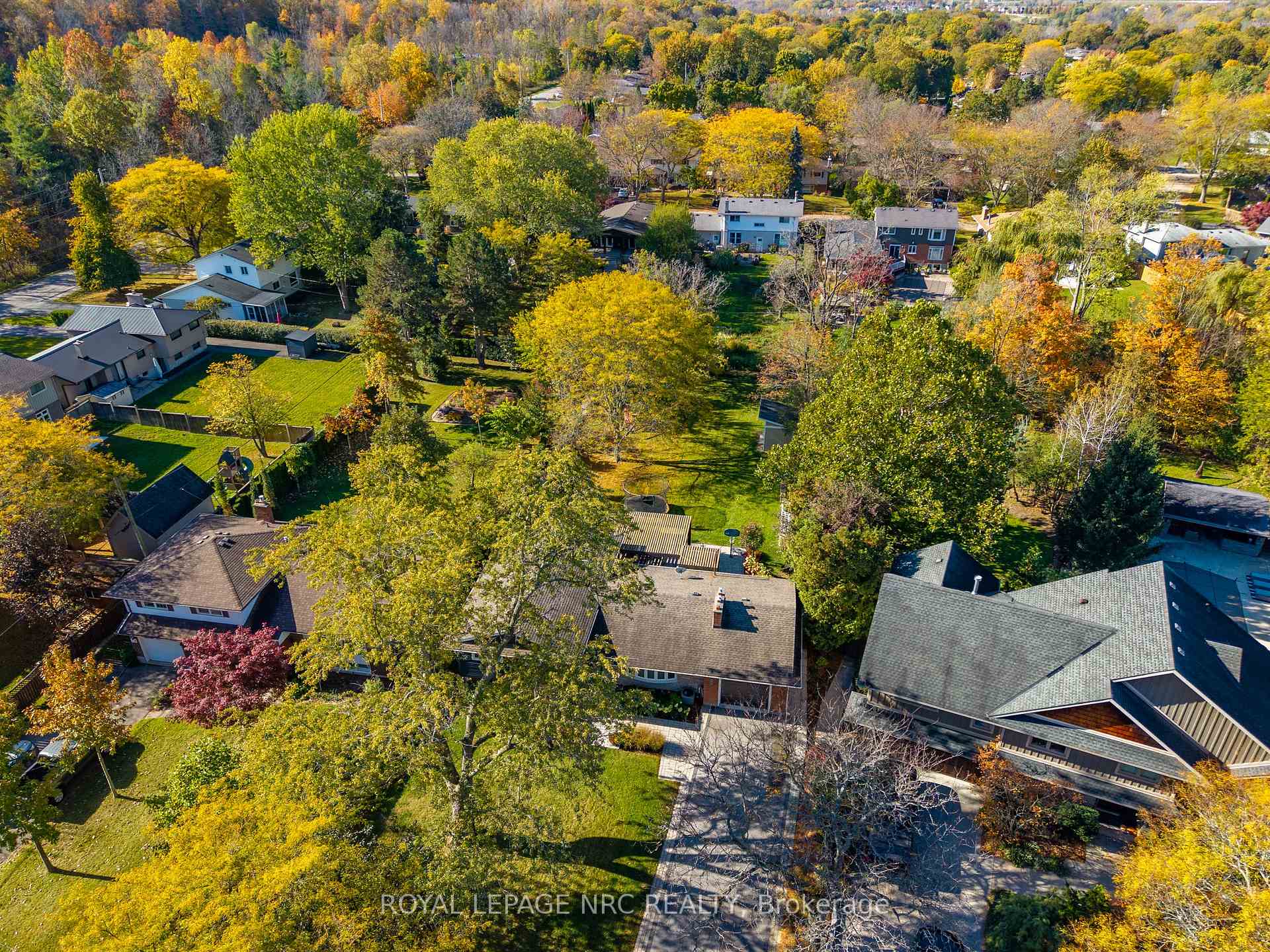 Photo 47 of 16 Woodington Crescent, St. Catharines, Glendale/Glenridge — HOMEH