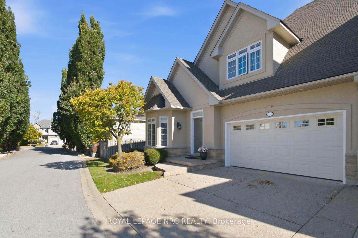 Photo 2 of 8142 Costabile Drive, Niagara Falls, Ascot — HOMEH