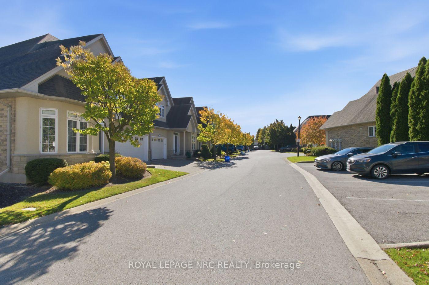 Photo 4 of 8142 Costabile Drive, Niagara Falls, Ascot — HOMEH