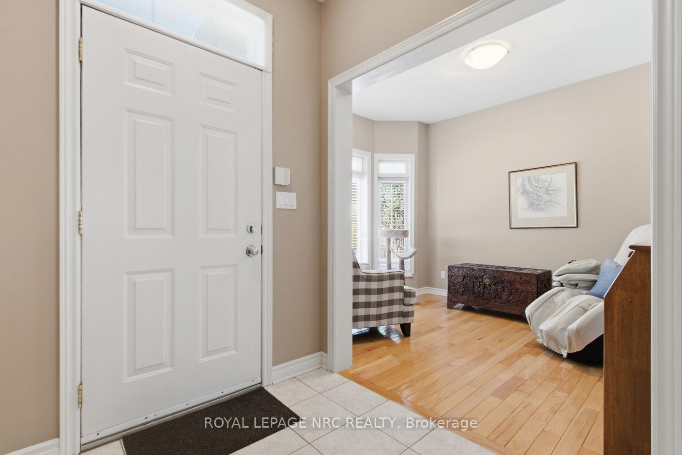 Photo 7 of 8142 Costabile Drive, Niagara Falls, Ascot — HOMEH
