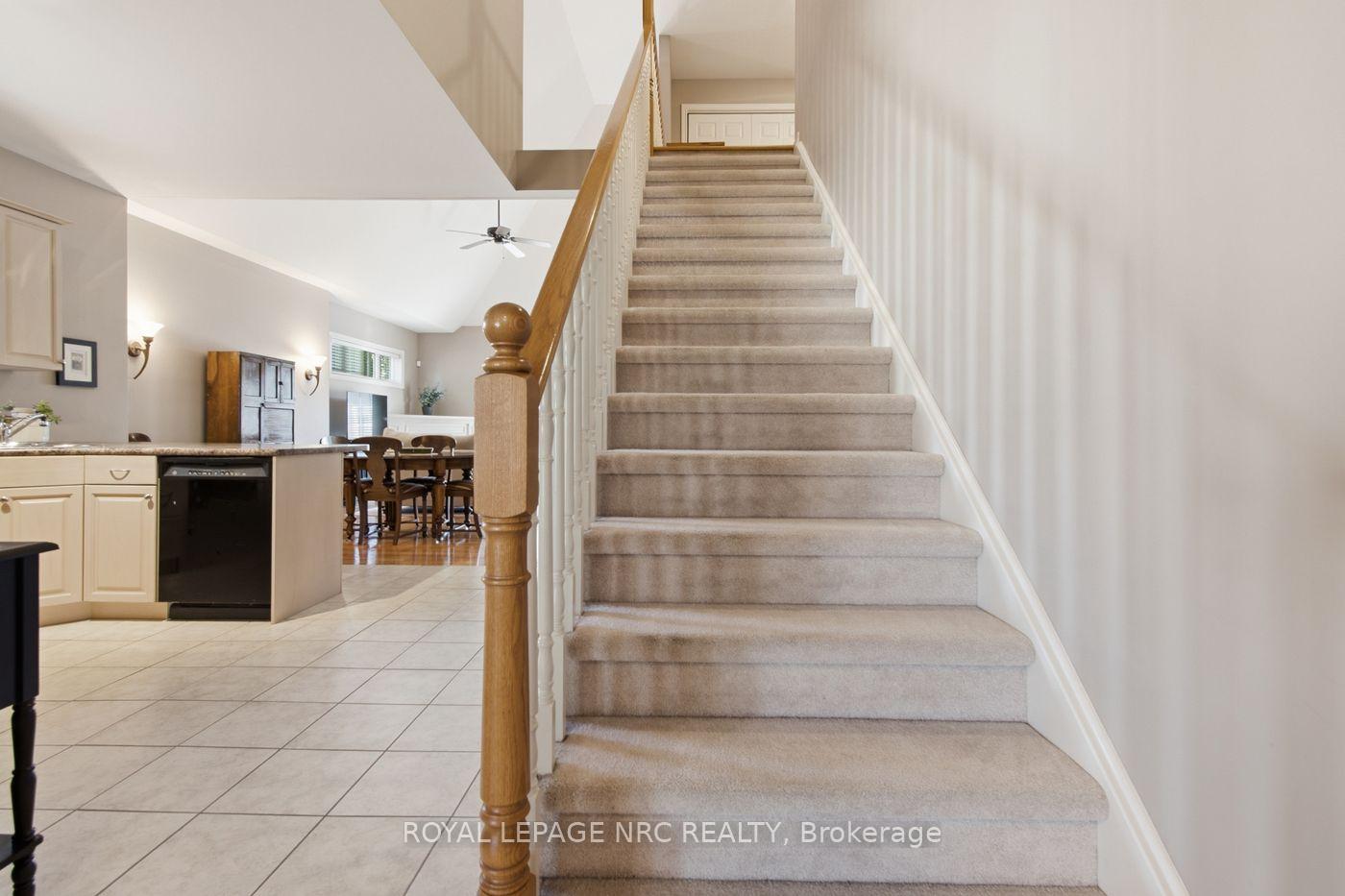 Photo 9 of 8142 Costabile Drive, Niagara Falls, Ascot — HOMEH