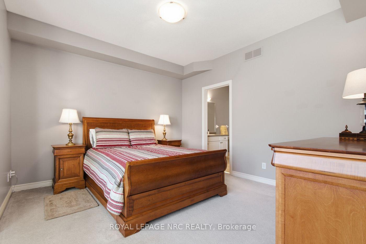 Photo 24 of 8142 Costabile Drive, Niagara Falls, Ascot — HOMEH