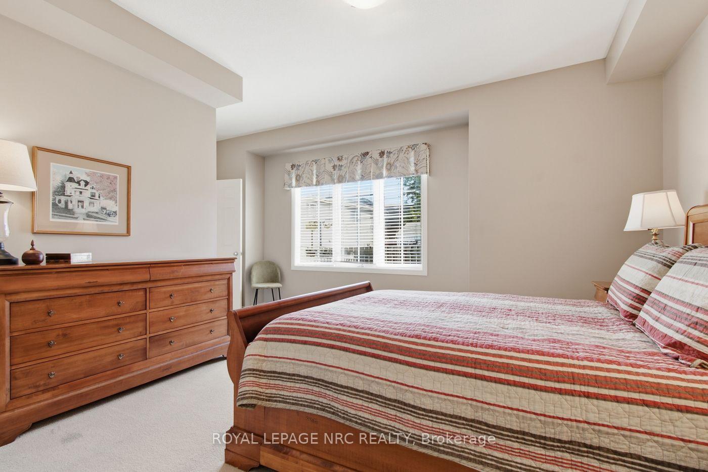 Photo 25 of 8142 Costabile Drive, Niagara Falls, Ascot — HOMEH