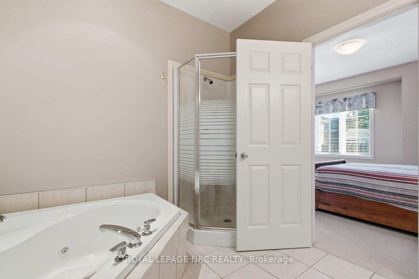Photo 27 of 8142 Costabile Drive, Niagara Falls, Ascot — HOMEH
