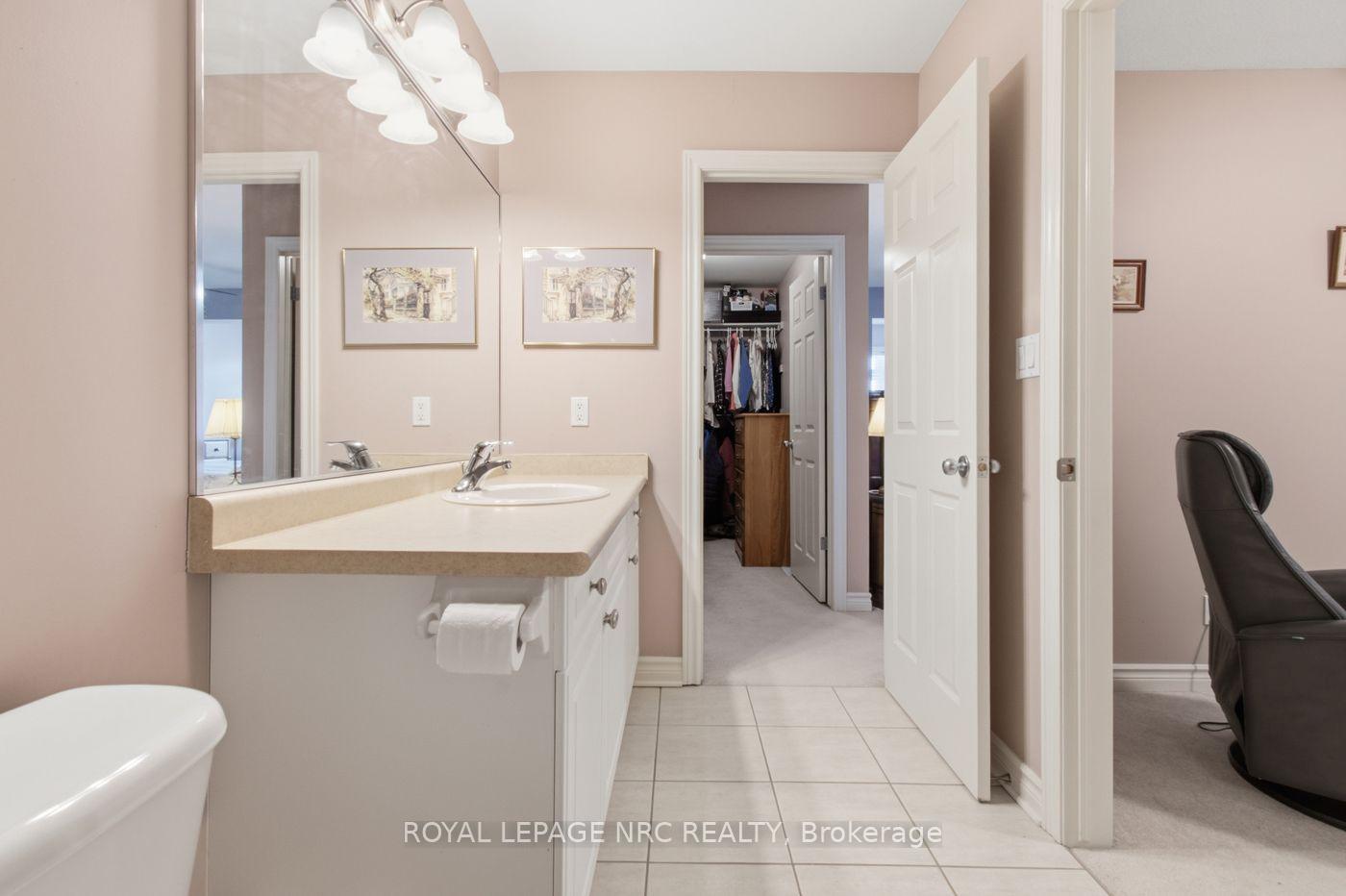 Photo 36 of 8142 Costabile Drive, Niagara Falls, Ascot — HOMEH