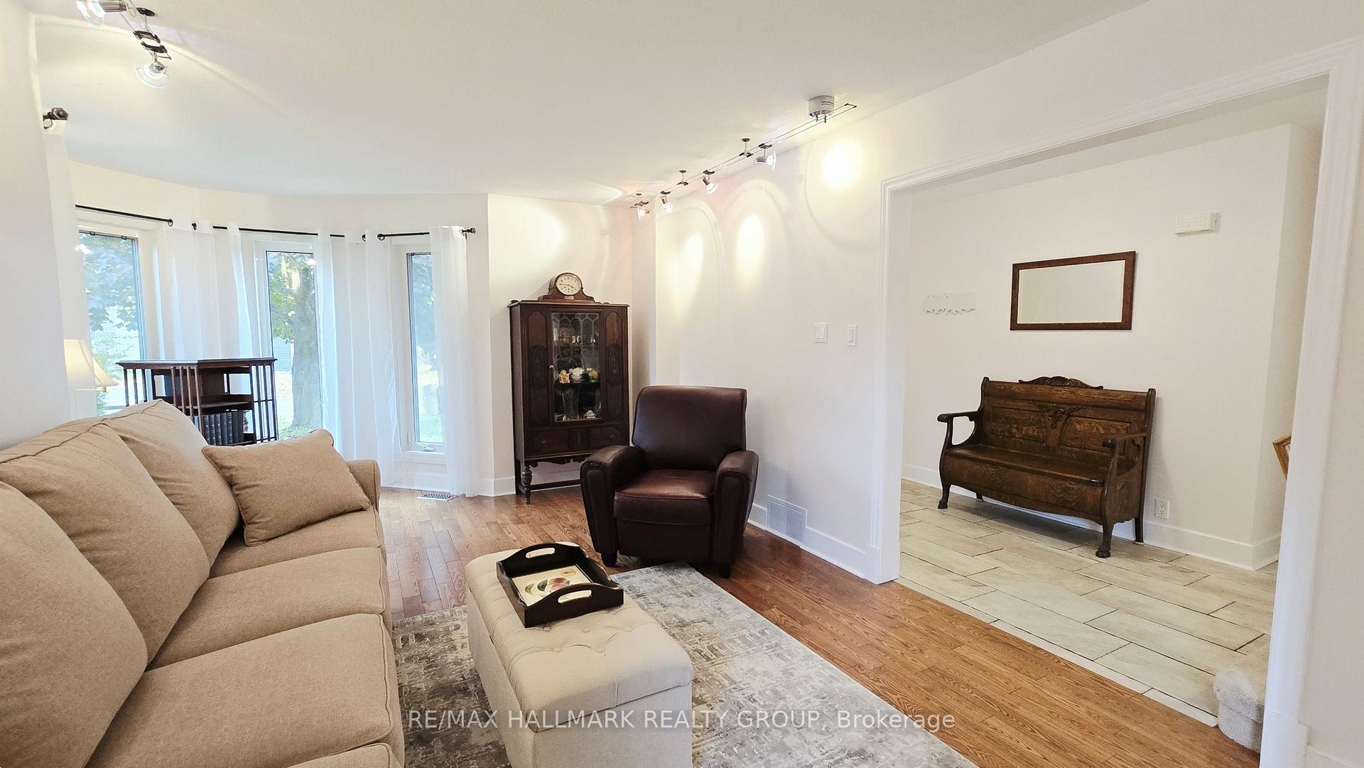 Photo 2 of 40 Huntsman Crescent, Ottawa, Kanata - Bridlewood — HOMEH
