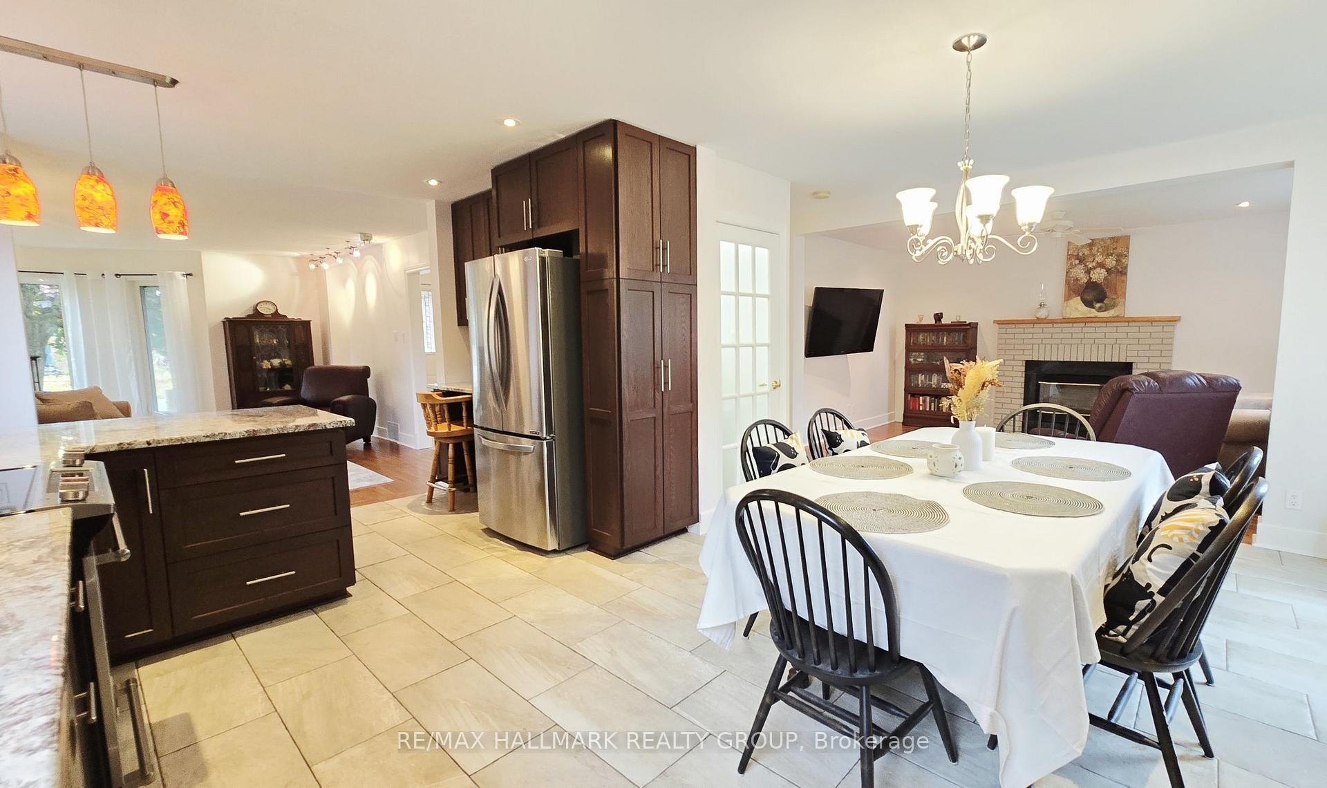 Photo 8 of 40 Huntsman Crescent, Ottawa, Kanata - Bridlewood — HOMEH