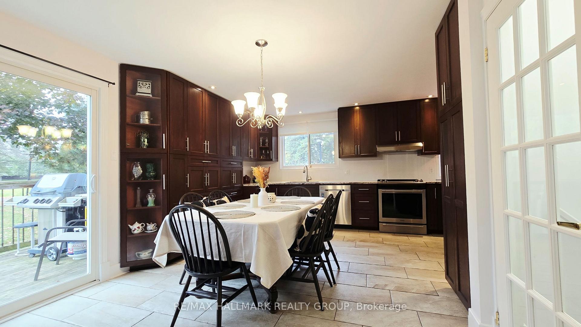 Photo 10 of 40 Huntsman Crescent, Ottawa, Kanata - Bridlewood — HOMEH